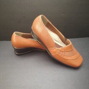 I Love Comfort Ladies Size 7D Brown Leather Upper with Black Wedge Heel